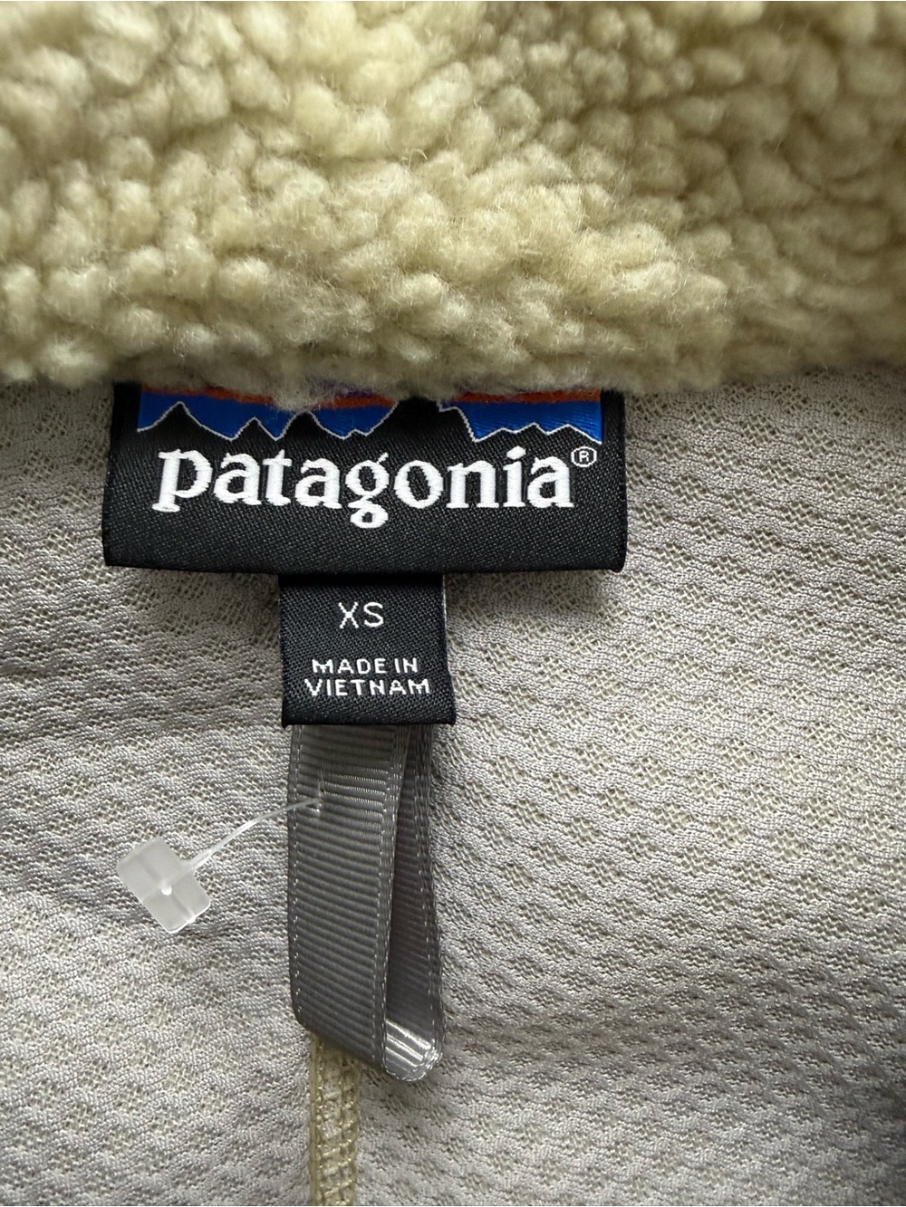 Patagonia Cream Sherpa Jacket with Yellow Chest Pocket #Patagonia - Picture 3 of 3